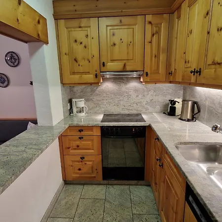 Chesa Bellaval, Haus La Vuolp 2 1 2 - Zimmerwohnung Silvaplana