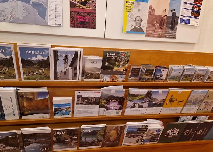 Chesa Bellaval, Haus La Vuolp 2 1 2 - Zimmerwohnung * Silvaplana