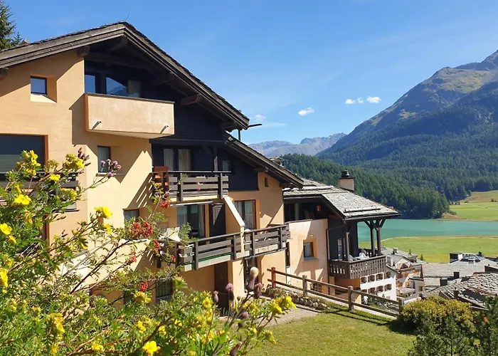 Chesa Bellaval, Haus La Vuolp 2 1 2 - Zimmerwohnung * Silvaplana