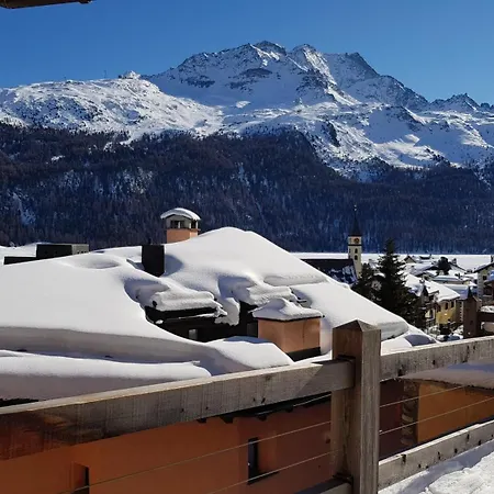 Chesa Bellaval, Haus La Vuolp 2 1 2 - Zimmerwohnung Lägenhet