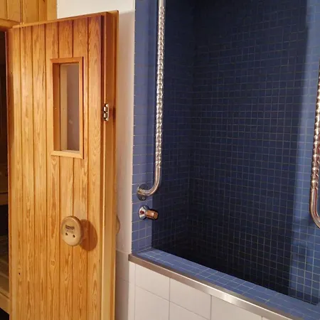 Chesa Bellaval, Haus La Vuolp 2 1 2 - Zimmerwohnung Lägenhet