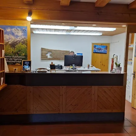 Chesa Bellaval, Haus La Vuolp 2 1 2 - Zimmerwohnung * Silvaplana