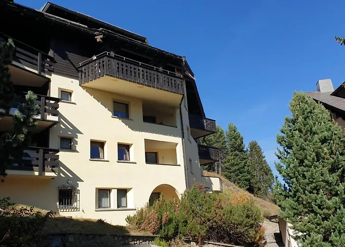 Chesa Bellaval, Haus La Vuolp 2 1 2 - Zimmerwohnung * Silvaplana