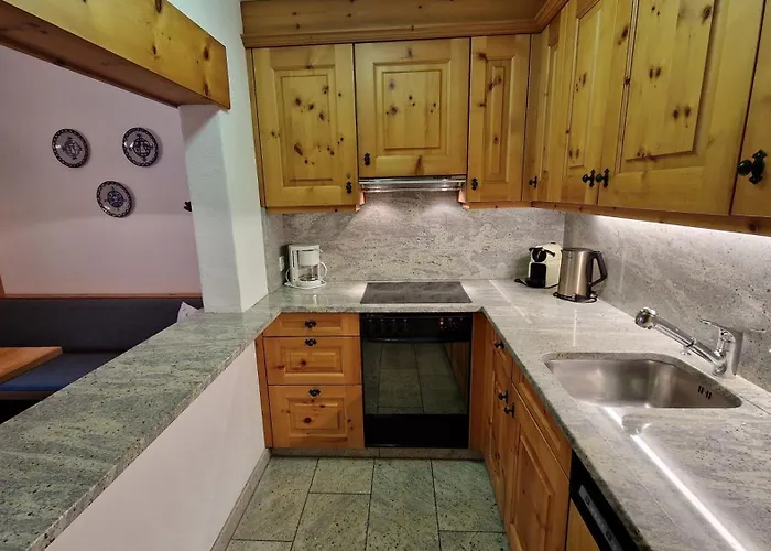 Chesa Bellaval, Haus La Vuolp 2 1 2 - Zimmerwohnung Silvaplana