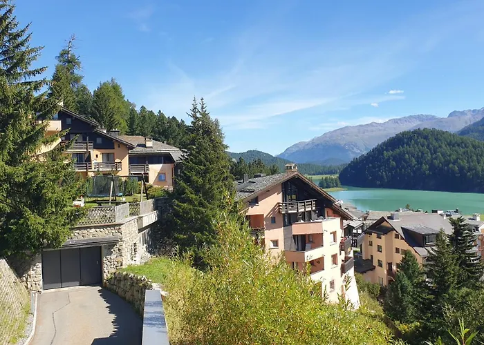 Chesa Bellaval, Haus La Vuolp 2 1 2 - Zimmerwohnung Silvaplana